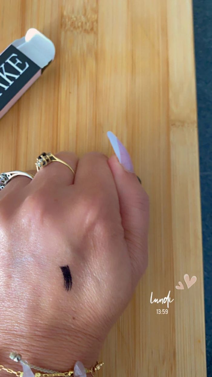 Maquillage Crayon sourcils - photo numéro 4