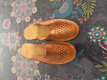 chaussons tout en cuir taille 40