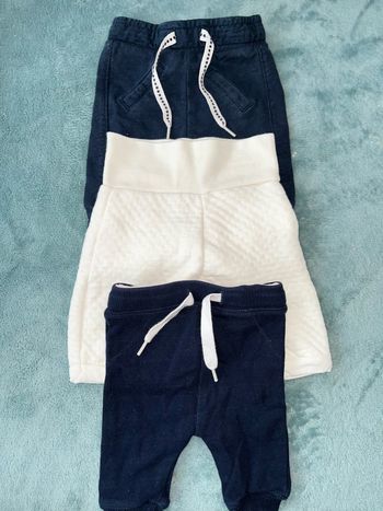 Lots de jogging taille 1 mois en bonne états