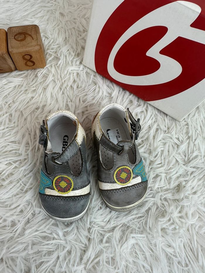Paire de sandales bébé GBB taille 18 - photo numéro 3