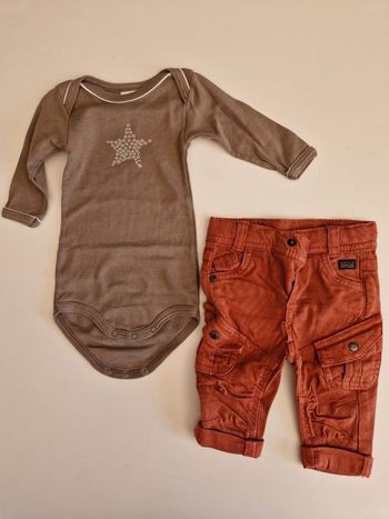 lot d'un body et un pantalon 3 mois 