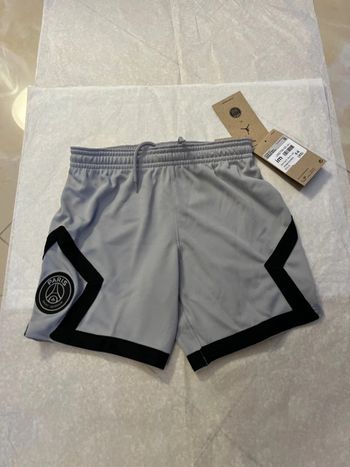 Short de foot Jordan, équipe Paris Saint-Germain taille 5/6 ans authentique neuf