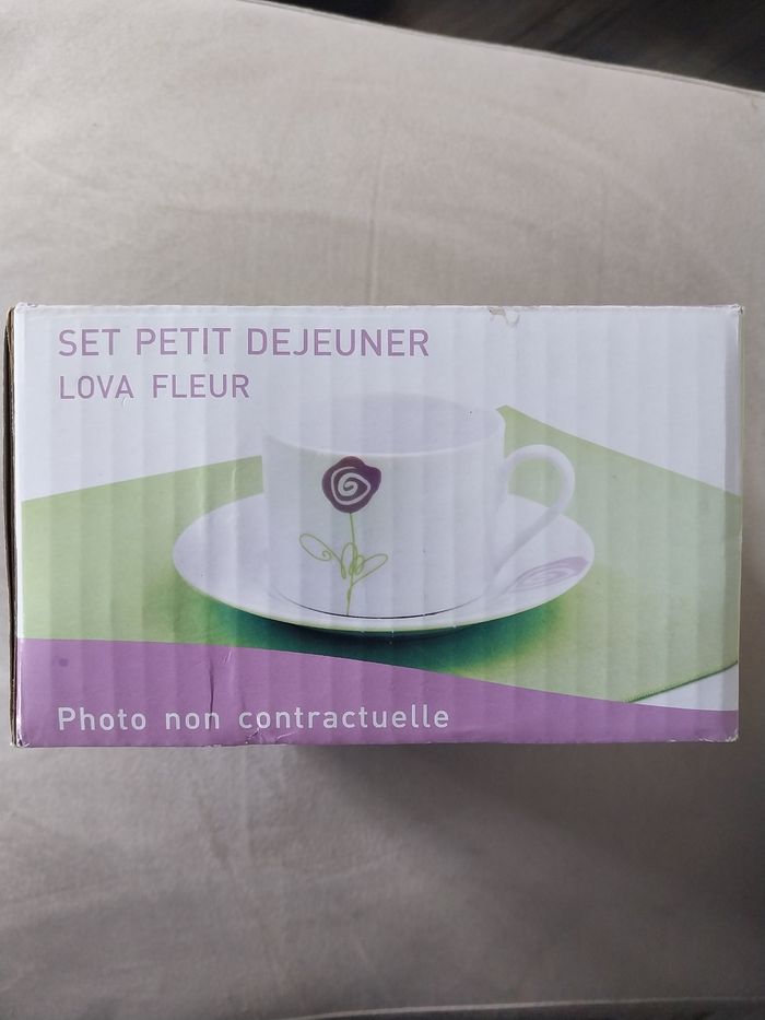 Set petit déjeuner neuf