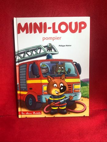 Livre mini loup pompier
