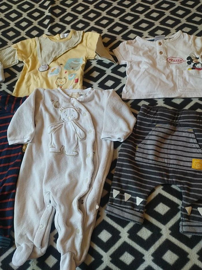 Lot de vêtements - photo numéro 4