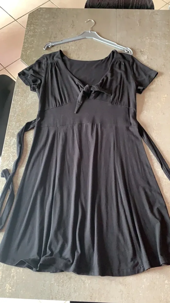 Robe noire - photo numéro 9