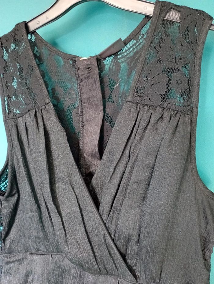 Robe chic dentelle et tissu satiné noir - photo numéro 2
