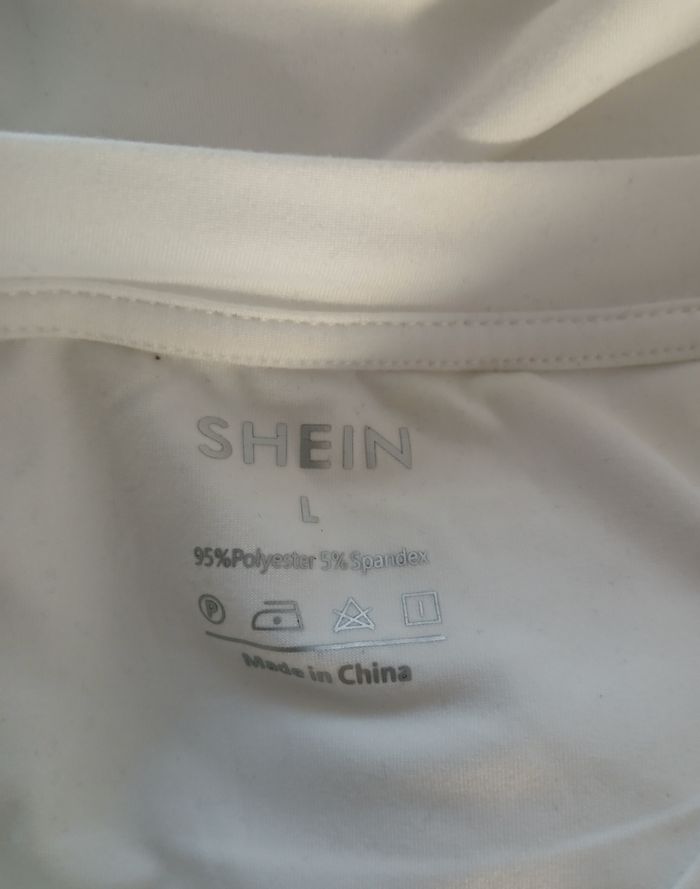 T shirt Shein
L - photo numéro 4