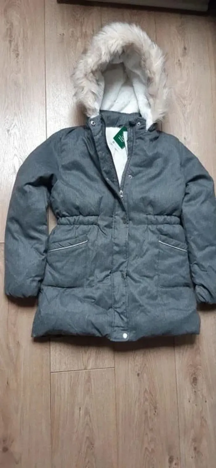 Blouson type doudoune chaude gris 12 ans neuf avec étiquette