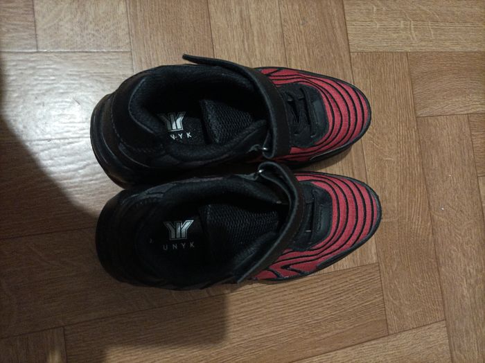 2 PAIRES DE BASKET TAILLE 33 - photo numéro 2