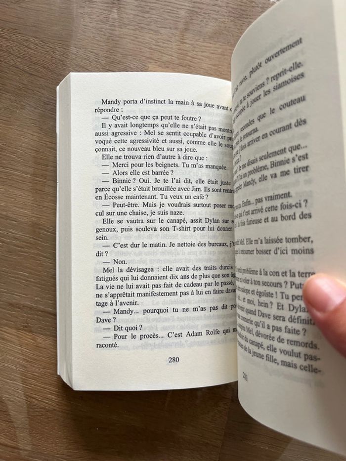 Livre jusqu aux yeux - photo numéro 3