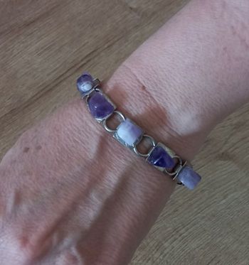 Bracelet vintage en pierres améthyste. 