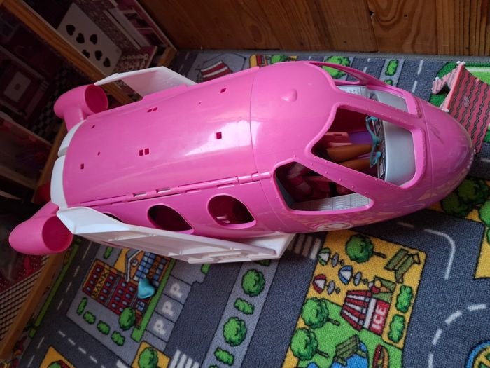 Lots voitures plus barbies - photo numéro 3