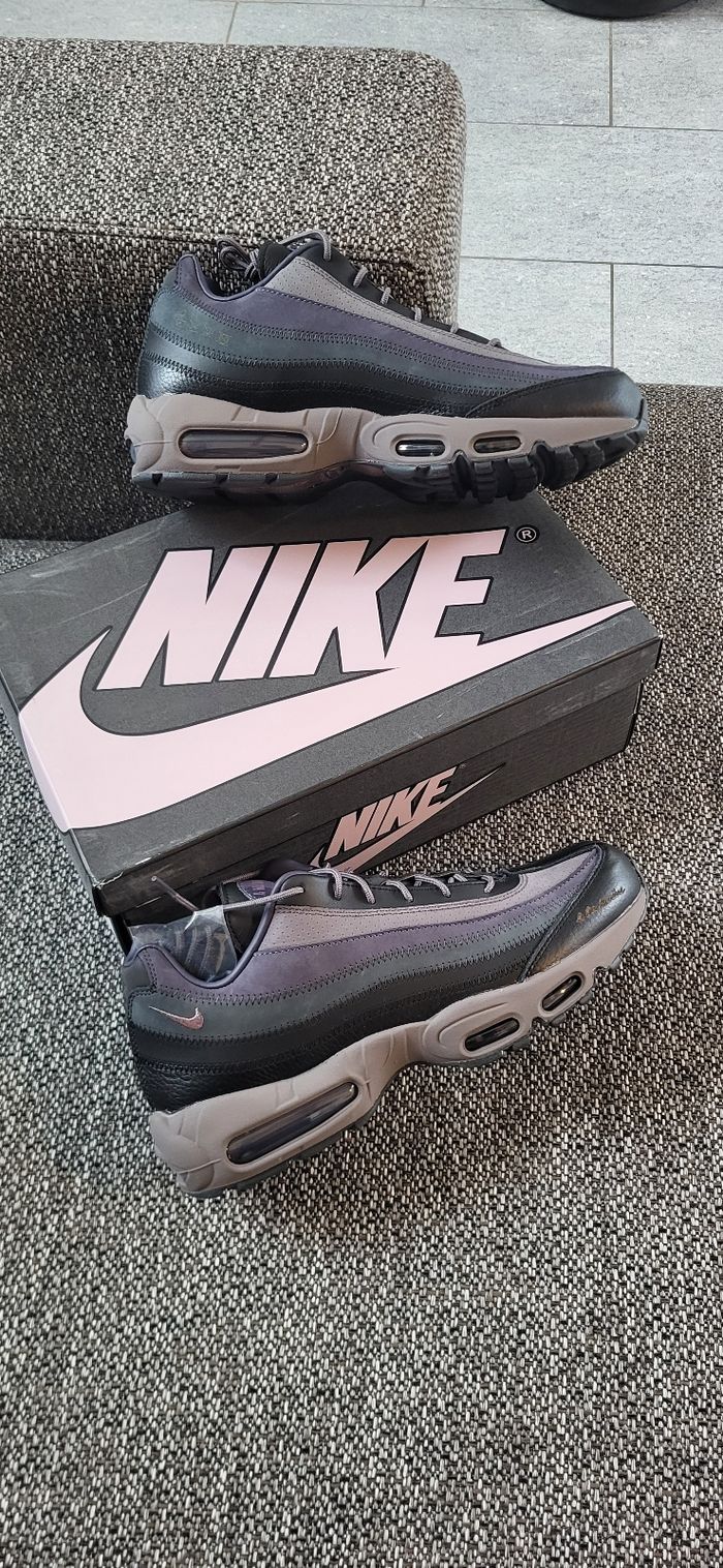 Nike Air Max 95 Sp, À ma maniére 'Black Violet Ore' - Taille 44,5 - photo numéro 2