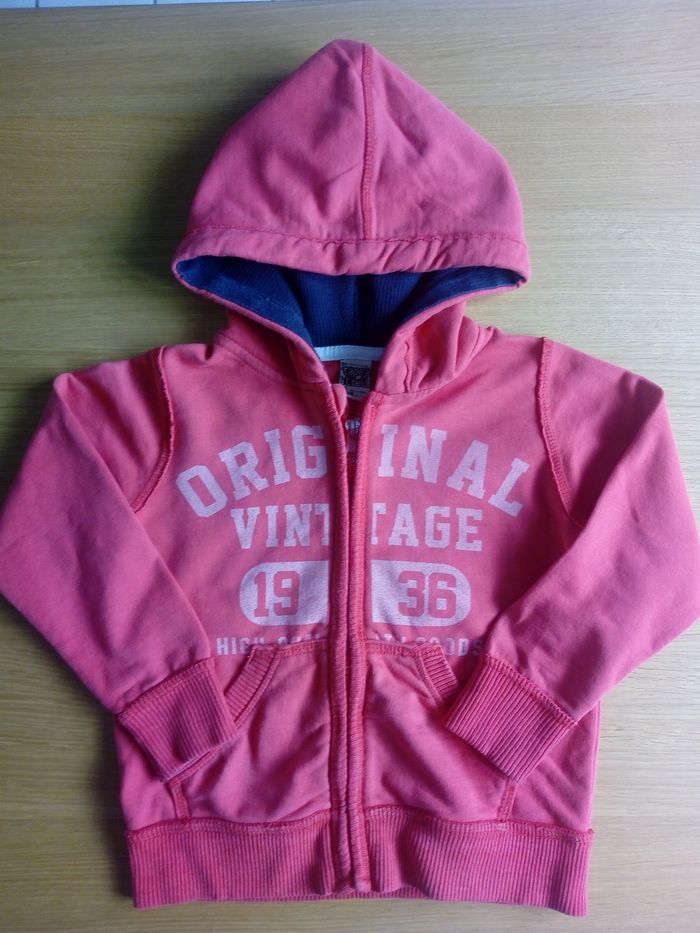 Gilet zippé avec capuche