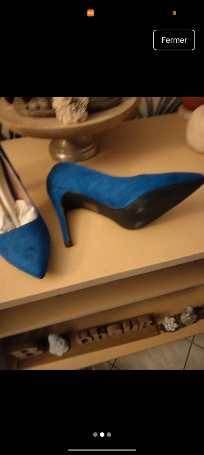 Escarpins bleus - photo numéro 2