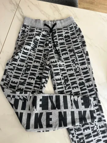 Pantalon jogging Nike taille XS