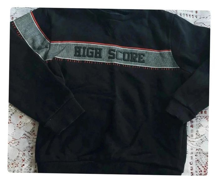 Sweat noir High Score - Casual, Primark en très bon état, taille 6 ans