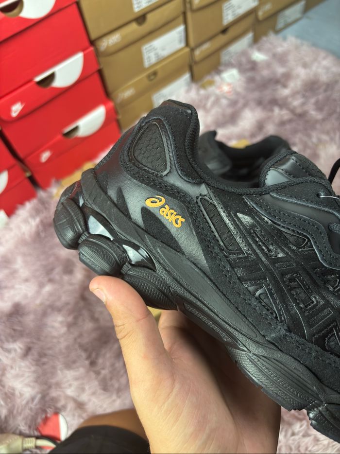 Asics gel NYC Black X Gortex neuve taille 44 - photo numéro 2