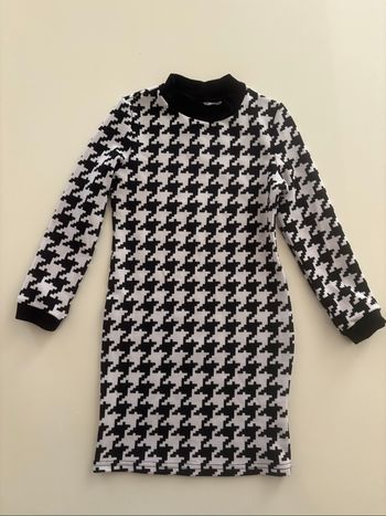 Robe noire et blanche