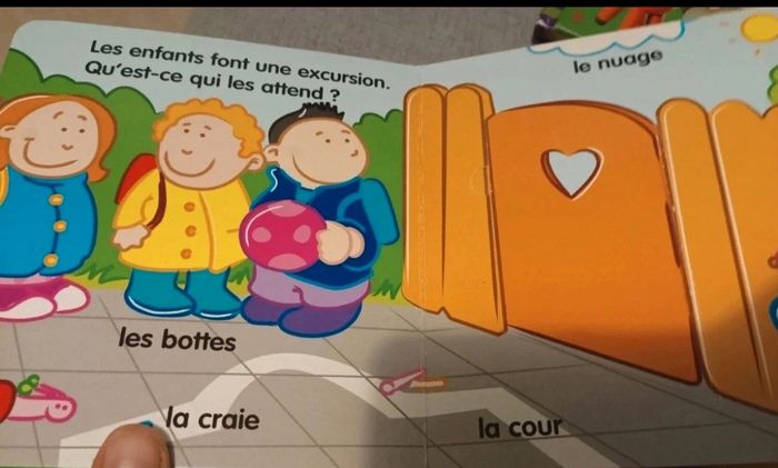 2 livres bébé dont 1 avec volets à soulever - photo numéro 5