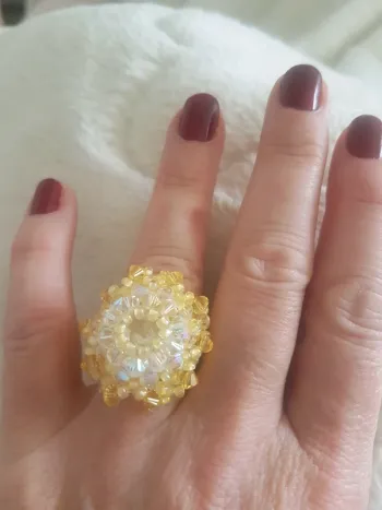 Bague fleur cristaux de Swaroski jaune Neuve