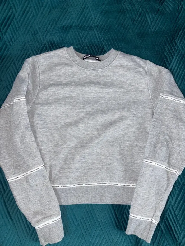 Pull gris