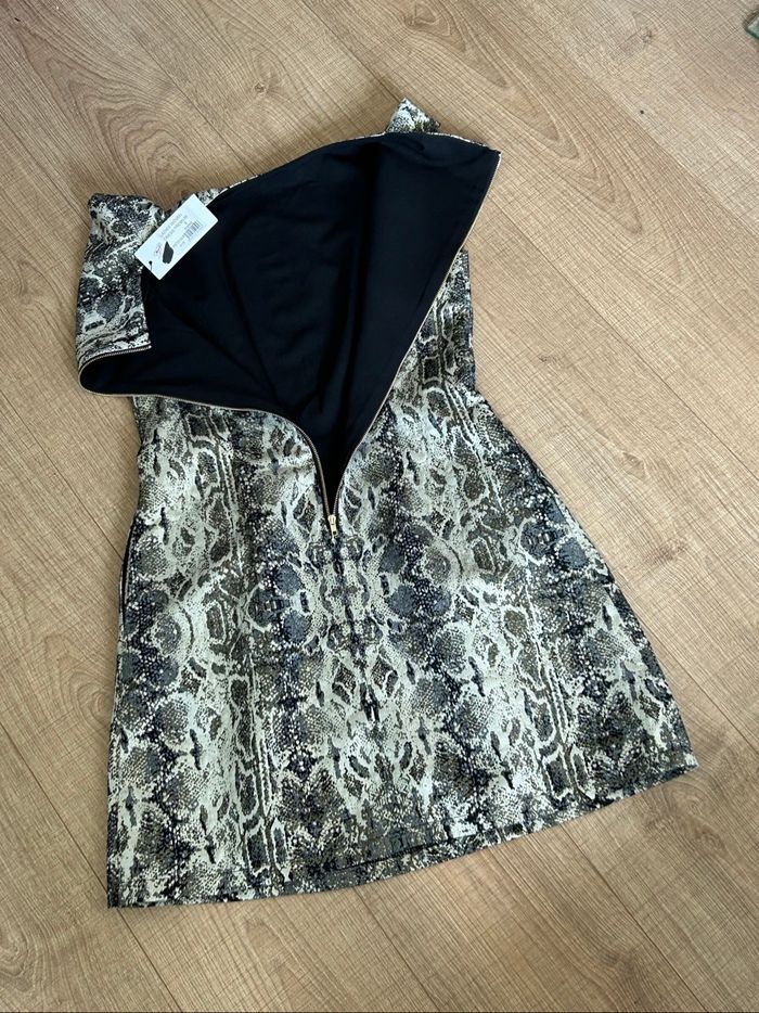 Robe imprimée et dorée neuve sans manches Molly Bracken taille S - photo numéro 8