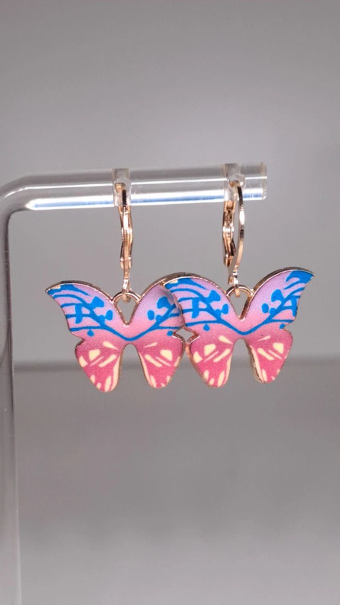 🦚Boucles d'oreilles papillon - photo numéro 2