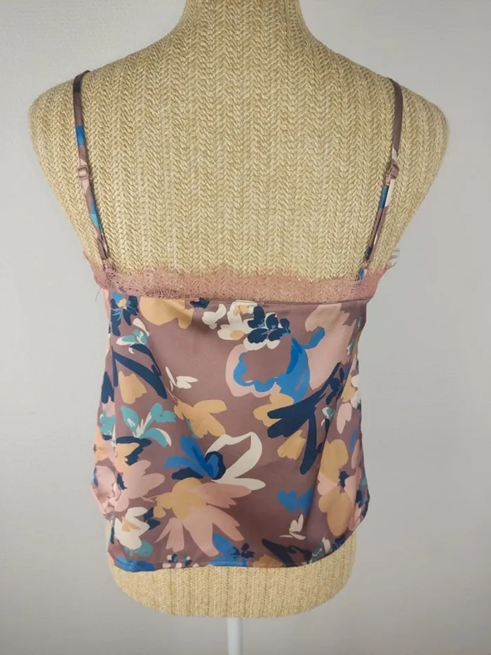 Caraco débardeur à bretelles dentelle motif fleuri taupe bleu beige taille XS Molly Bracken - photo numéro 2