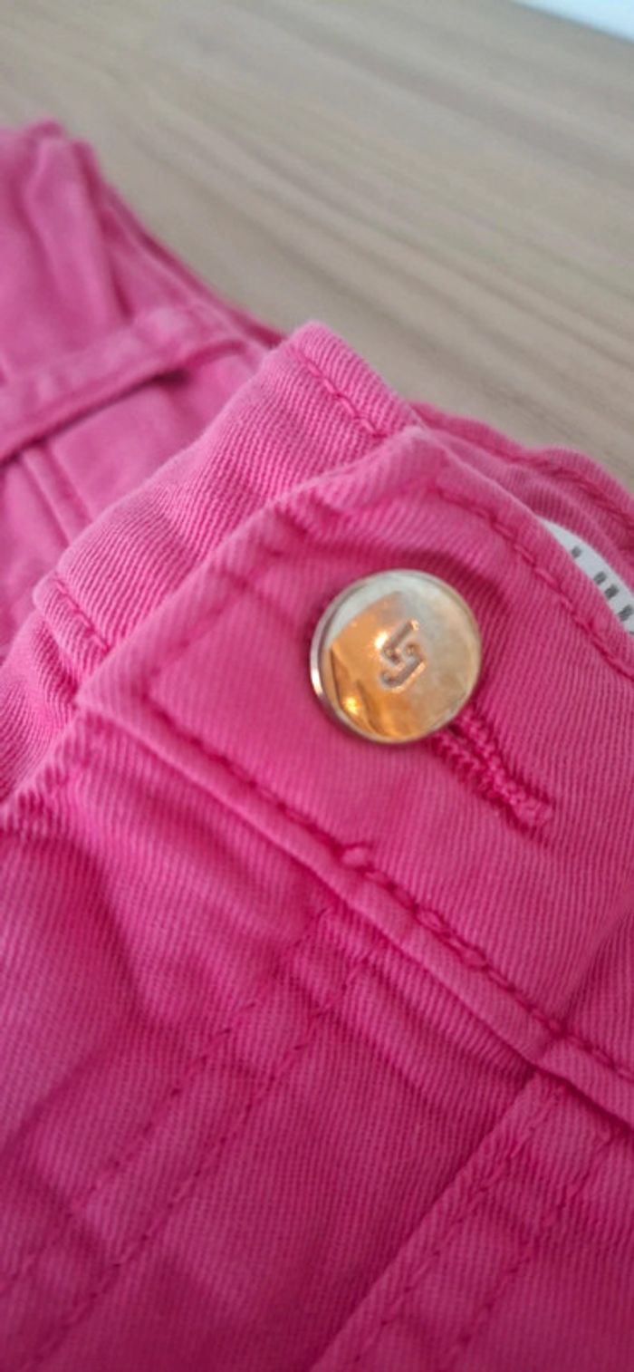 💕Short en jean rose fuschia Liu Jo – 110 cm (5 ans) - photo numéro 4