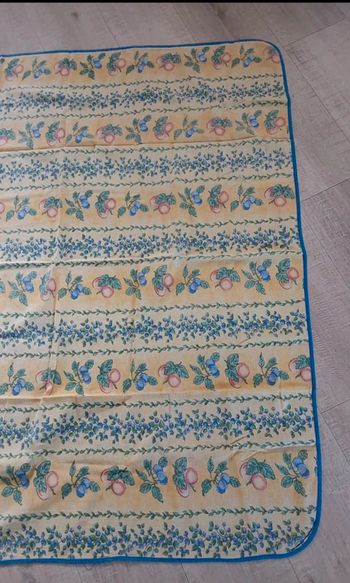 Nappe provençale 127 cm x 117  cm vintage