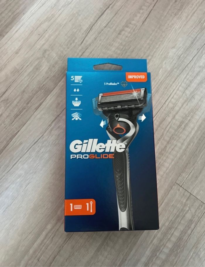 Gilette