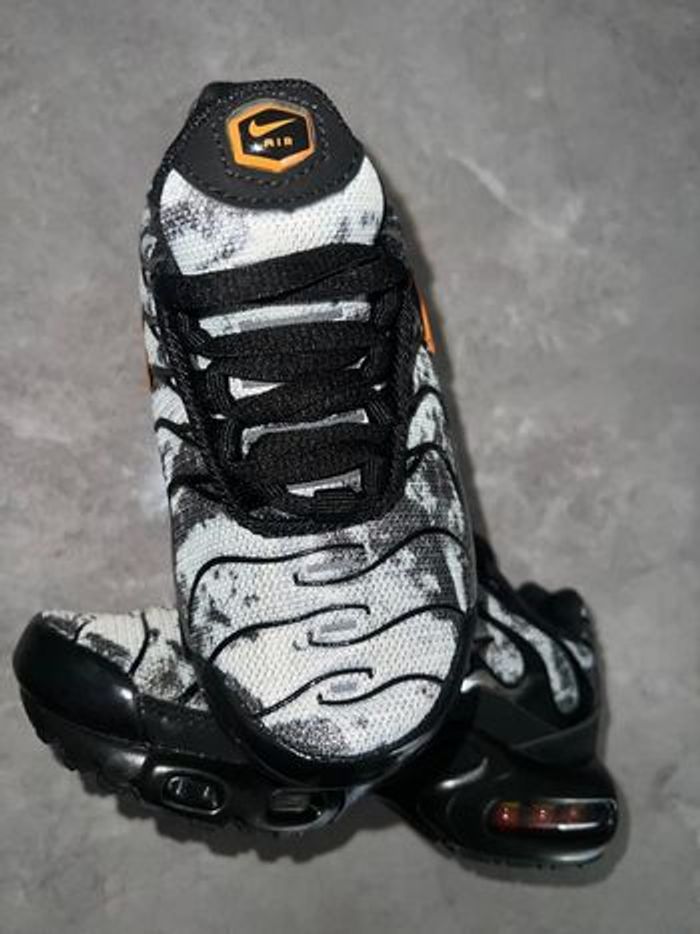 NIKE TN MILITAIRE GRIS ORANGE 28 - photo numéro 9