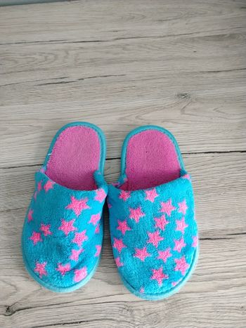 Paire de chaussons pantoufles fille pointure 31
