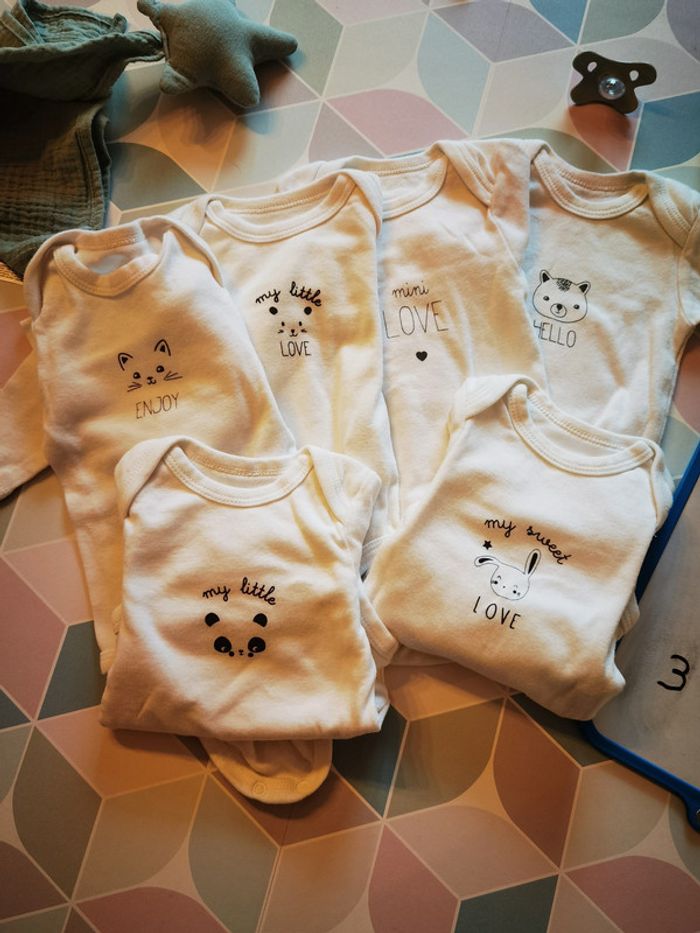 D1434 - lot 6 bodies garçon 3 mois - photo numéro 2