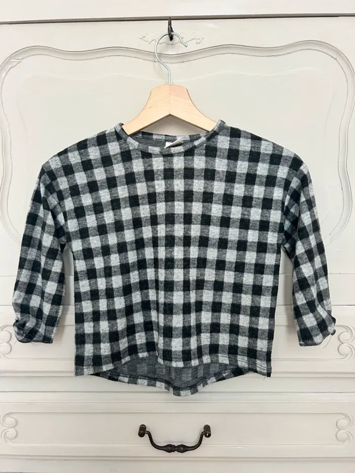 Superbe petit pull gris et noir à carreaux Zara taille 6 ans - photo numéro 6