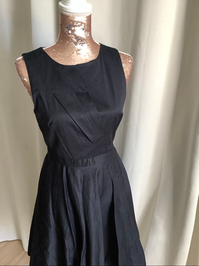 Robe noire Coupe patineuse Effet drapé devant naf naf o comme neuve - photo numéro 2