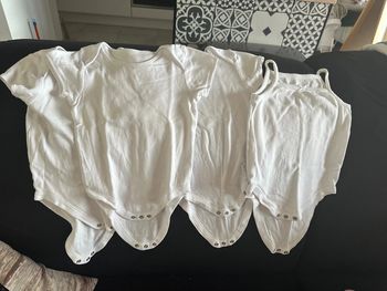 Lot 4 body taille 3 ans