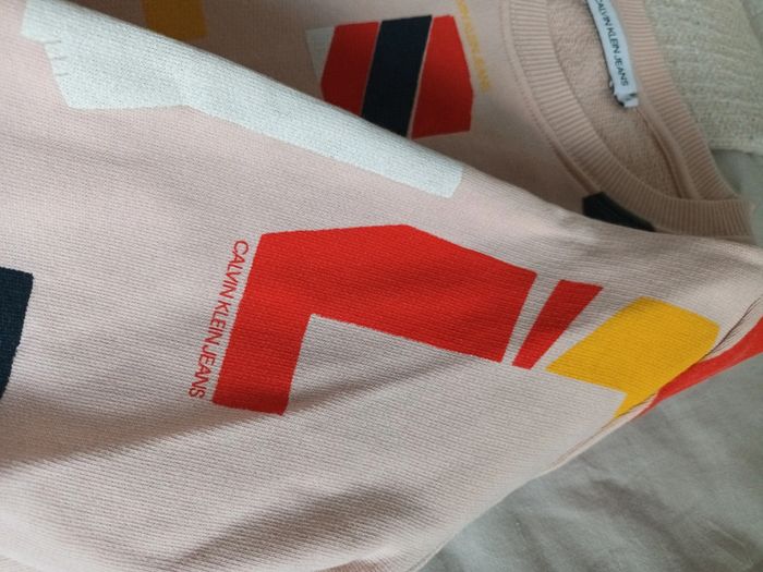 Joli sweat rose Calvin Klein 12 ans - photo numéro 6