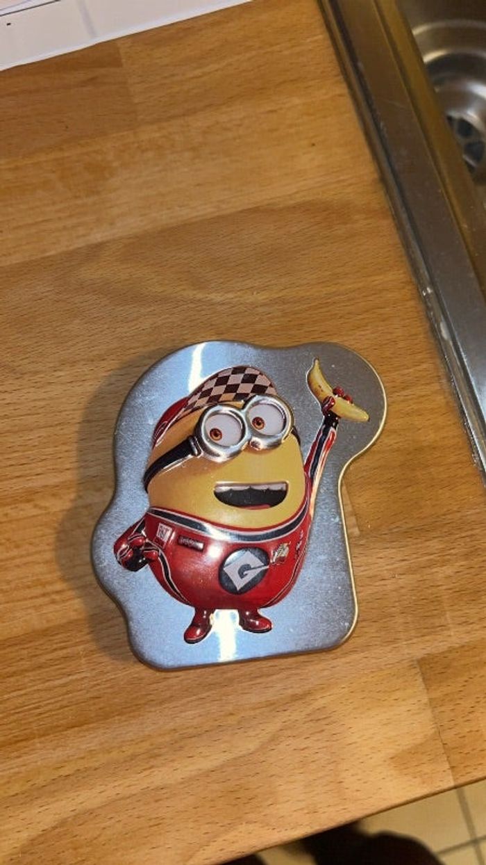 Boîtes avec cartes Moi Moche et méchant (Minions)