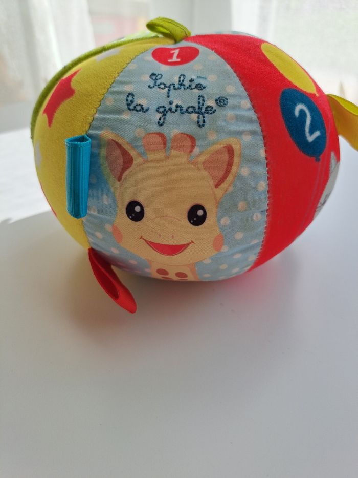 Ballle éveil sensorielle Sophie la girafe, Vulli - photo numéro 2