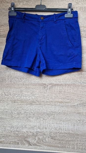 Short bleu
