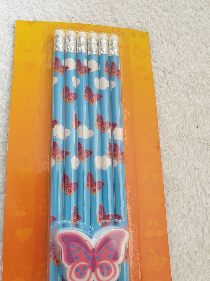 Lot de 6 crayons de mine et gomme neuf - photo numéro 4