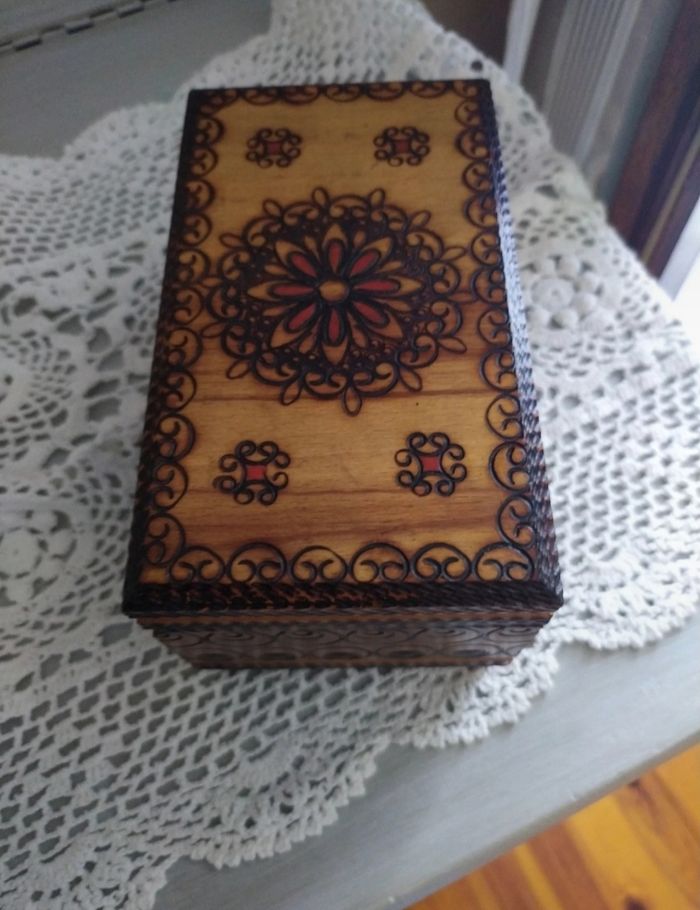 Coffre en bois artisanal - photo numéro 6