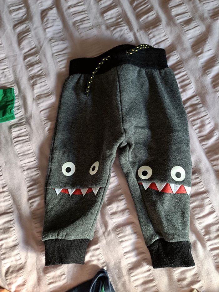 Jogging monstre gris primark 12 mois