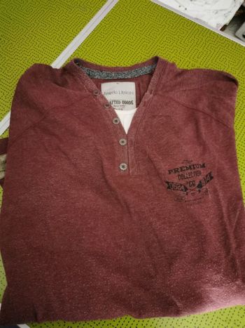 Polo manches longues et courtes, col V, fantaisie 5 boutons, Angelo Litrico taille XL bordeaux