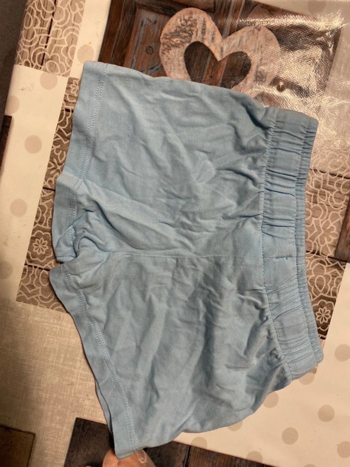 Short 18 mois - photo numéro 2