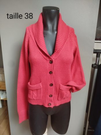 Gilet rouge taille 38