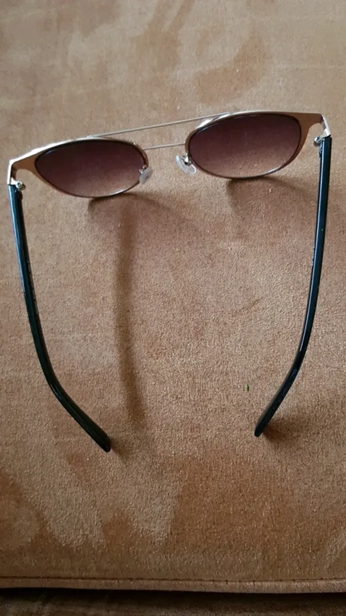 Lunettes de soleil - photo numéro 2